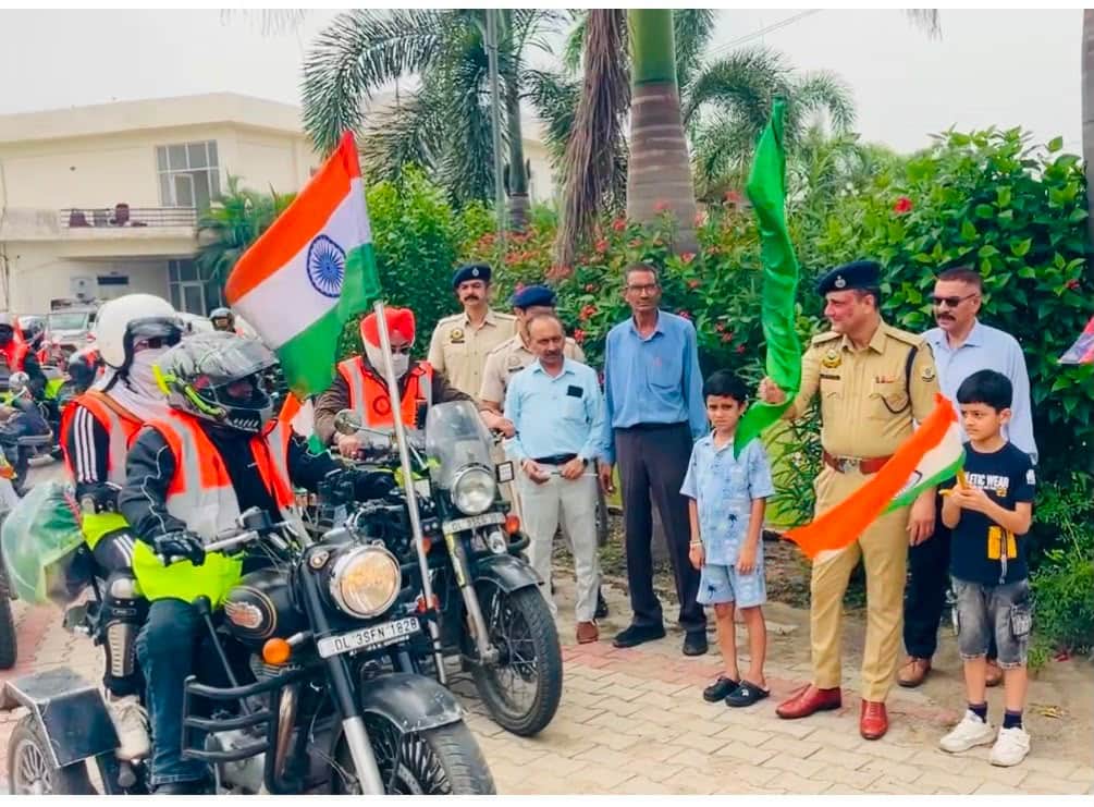 The police organized a bike rally as part of the 'Anti-Chitta' mission.