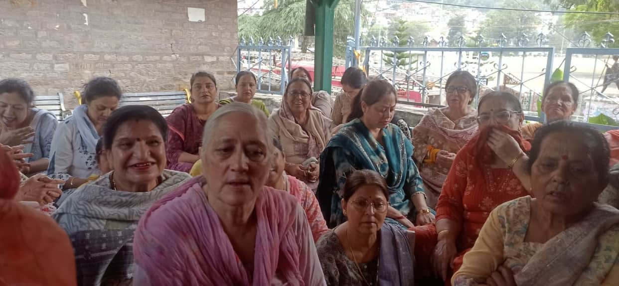 Women performed *bhajan-kirtan* at the Harirai Temple.