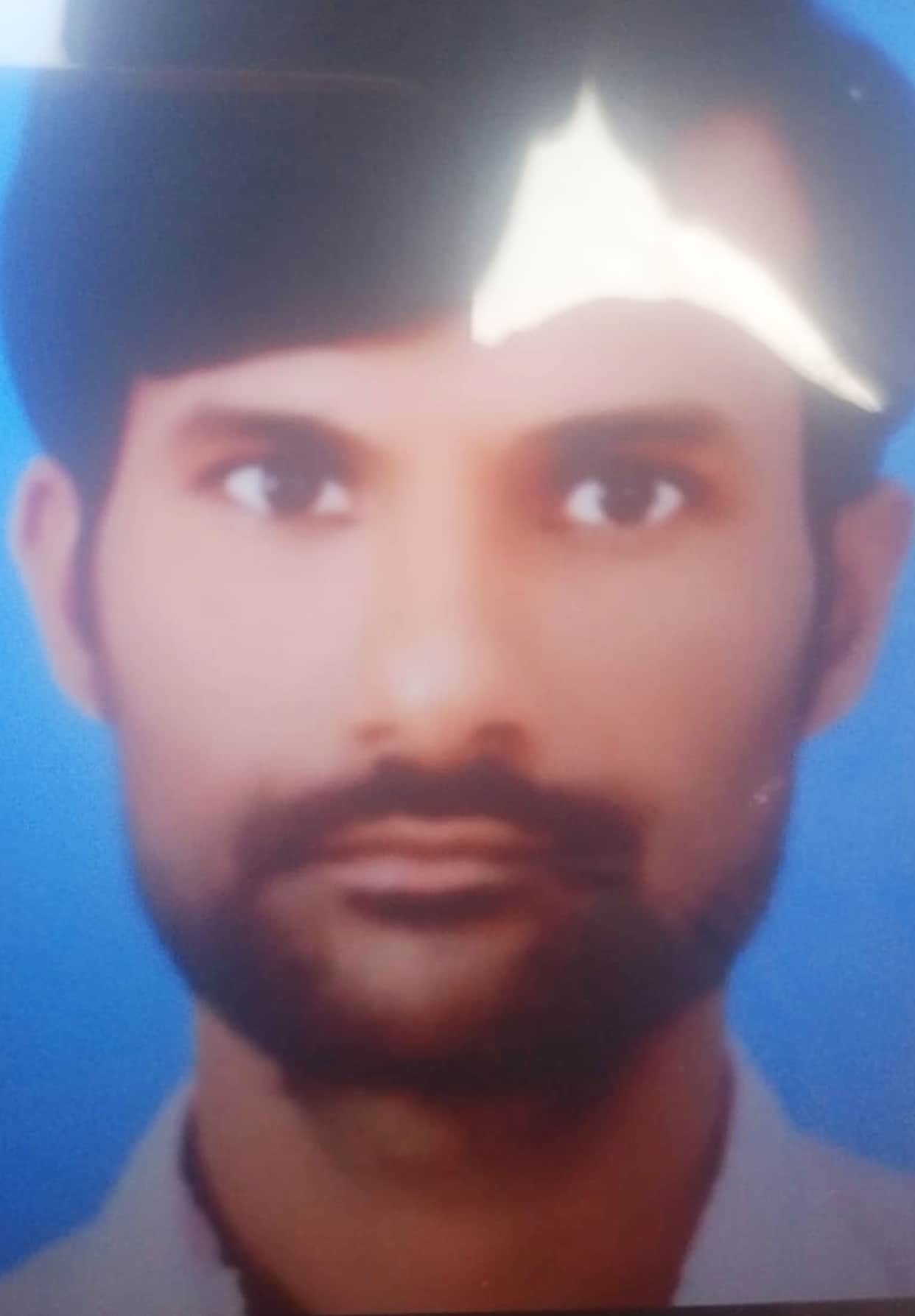 Father hangs himself a day before daughter's 'Chhathi' ceremony.