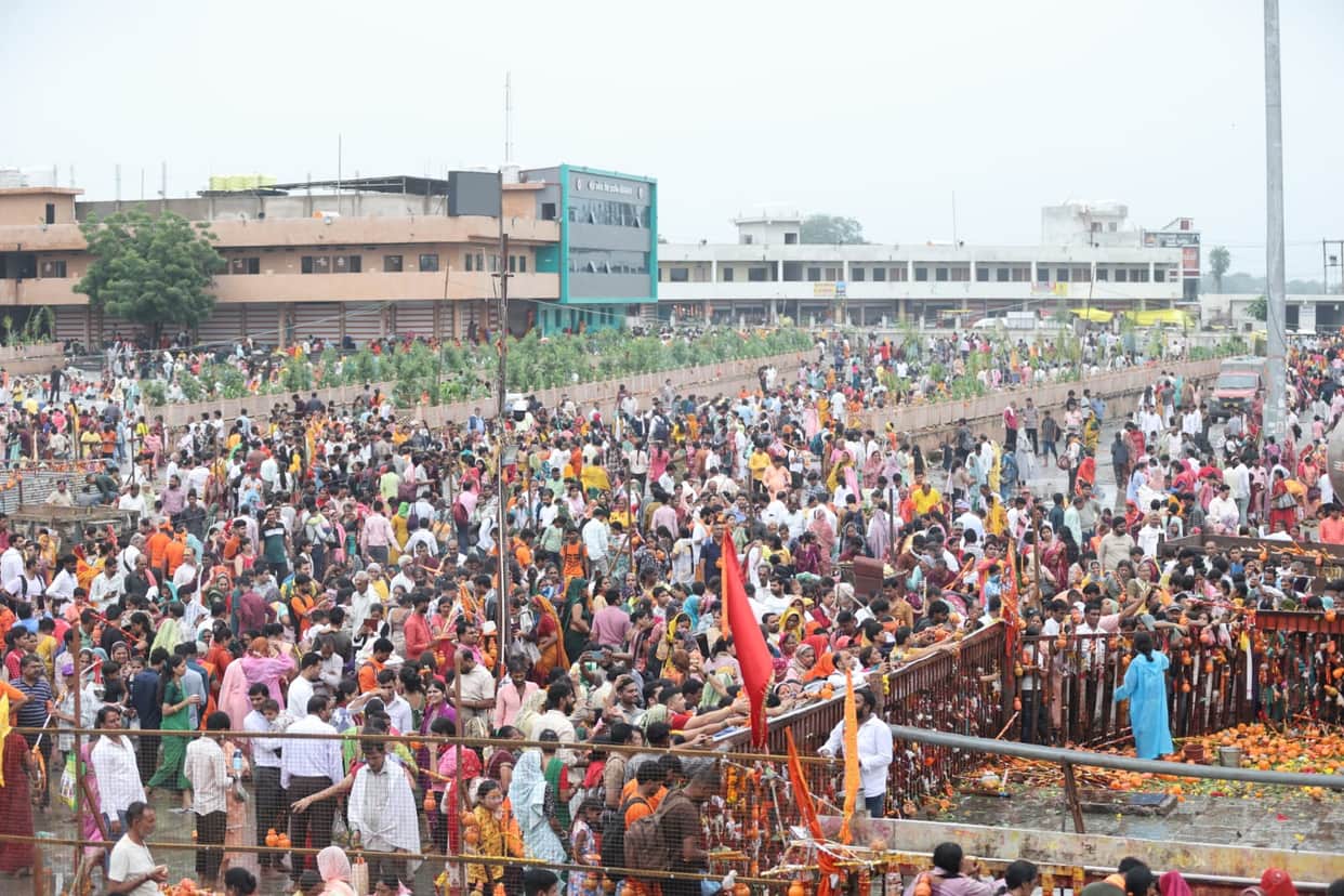 Sehore news:Rudraksha distribution halted from Aug 19 amid rush, grand Kanwar Yatra today