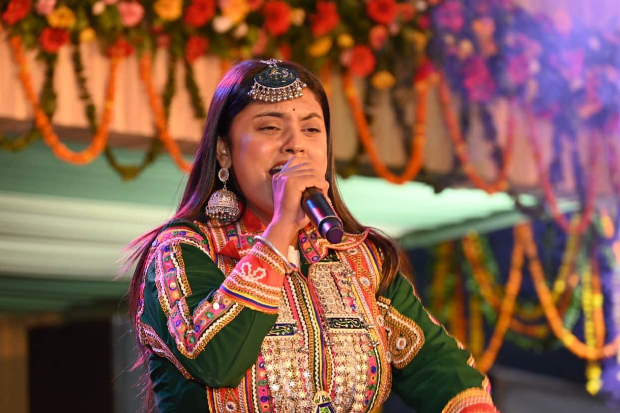 The audience swayed to Lahauli and Kulluvi songs.
