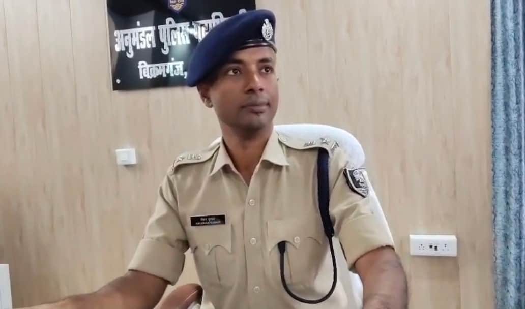 एसपी रोशन कुमार कुमार मीडिया को जानकारी देते हुए।