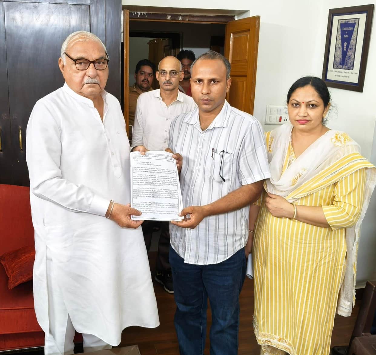HUKTA delegation meets Hooda regarding job security of contractual assistant professors.