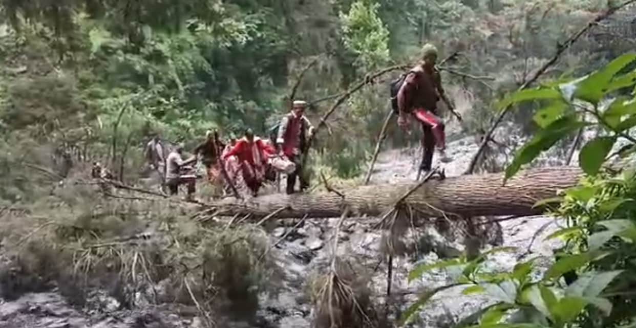 Devotees had gone for a pilgrimage; the water level of the Chaurasi Chala Nala suddenly rose.