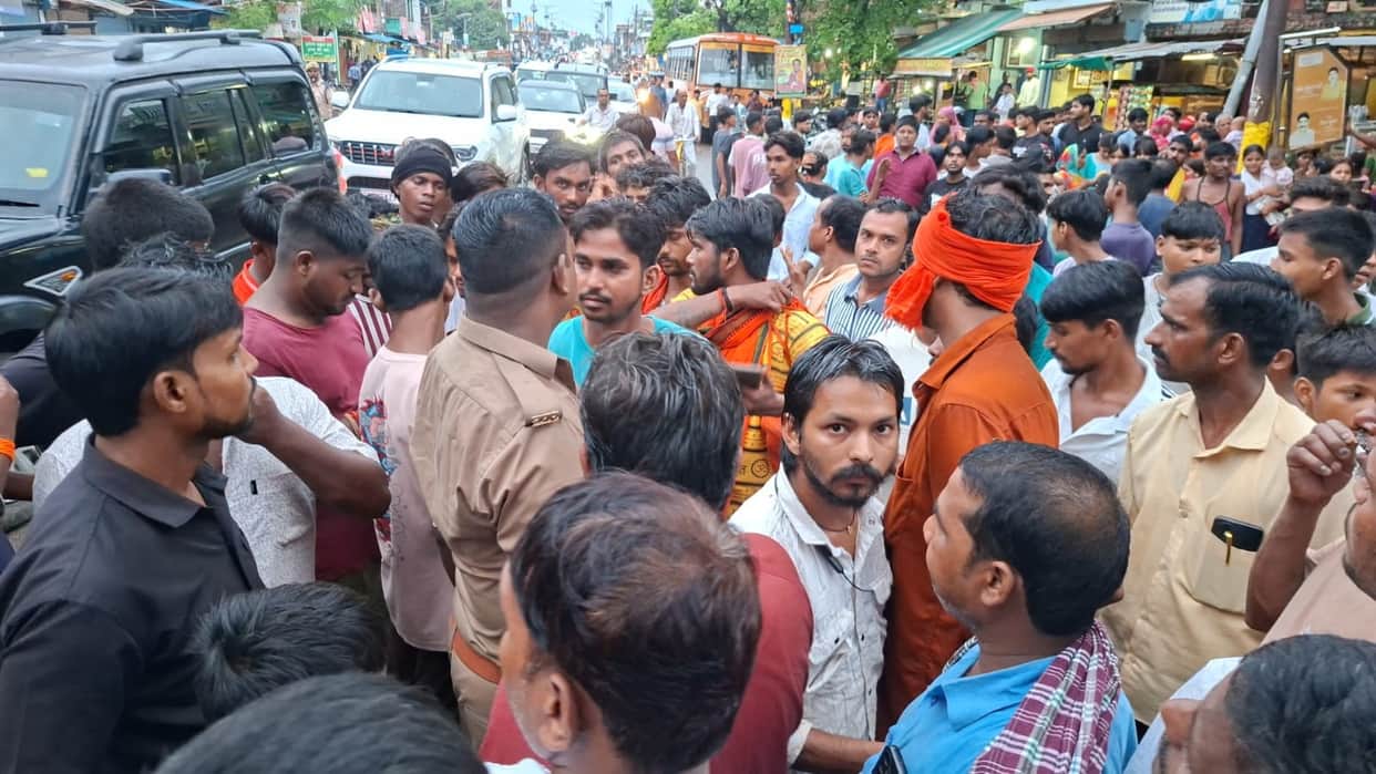 Young woman faints due to loud DJ noise during Kanwar Yatra