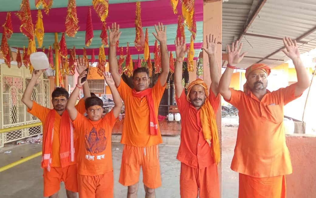 The highway turned saffron; the atmosphere resonated with chants of 'Bol Bam'