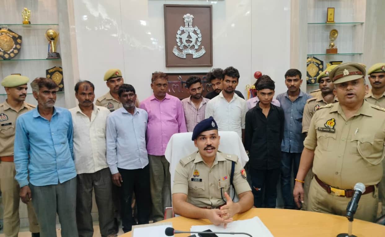 10 members of a bike-stealing gang arrested.