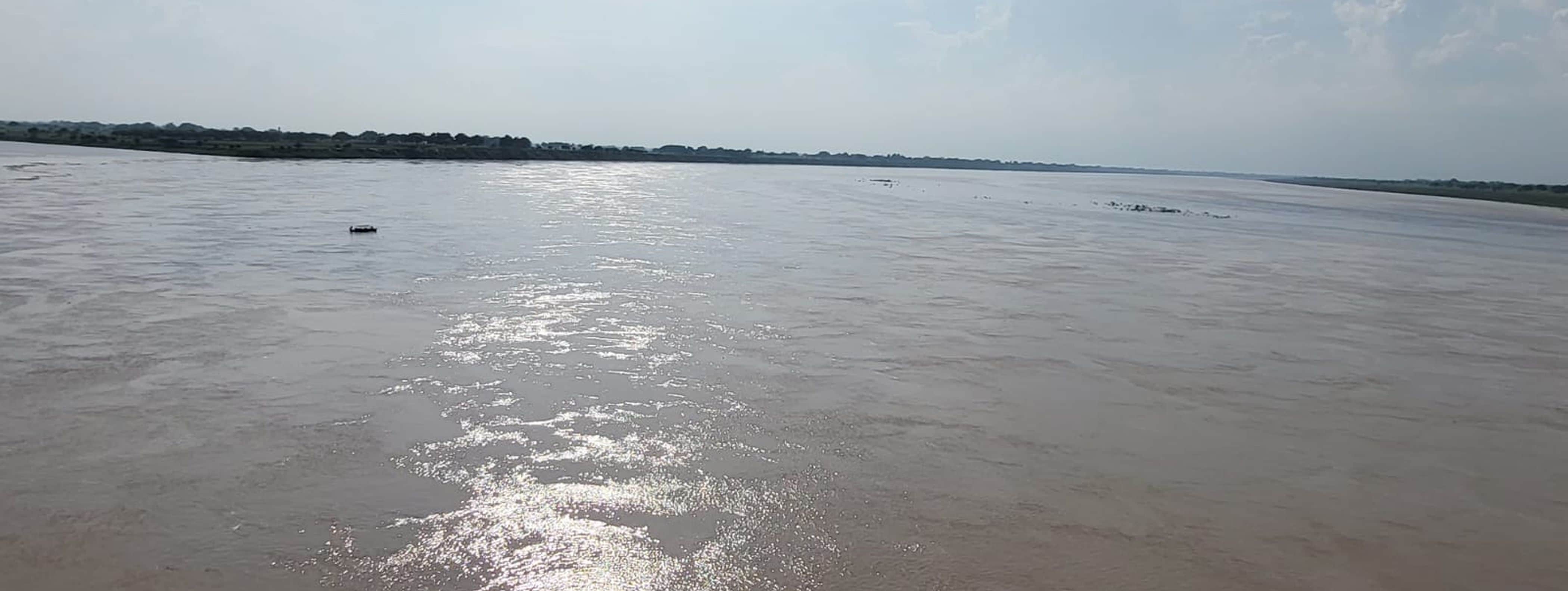 फोटो-21-यमुना का बढ़ा जलस्तर। संवाद
