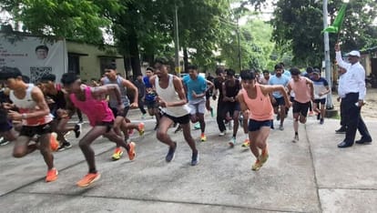 फोटो-30-क्राॅस कंट्री दौड़ में प्रतिभाग करते युवा। संवाद