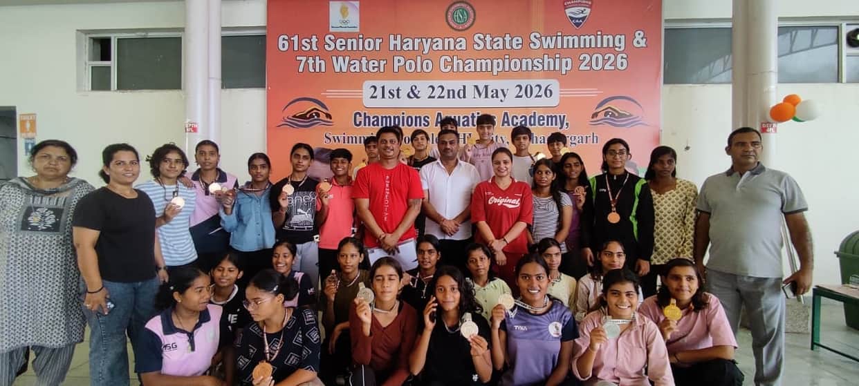In the girls' category, the Jhajjar team won the championship by defeating Jind 7-1.