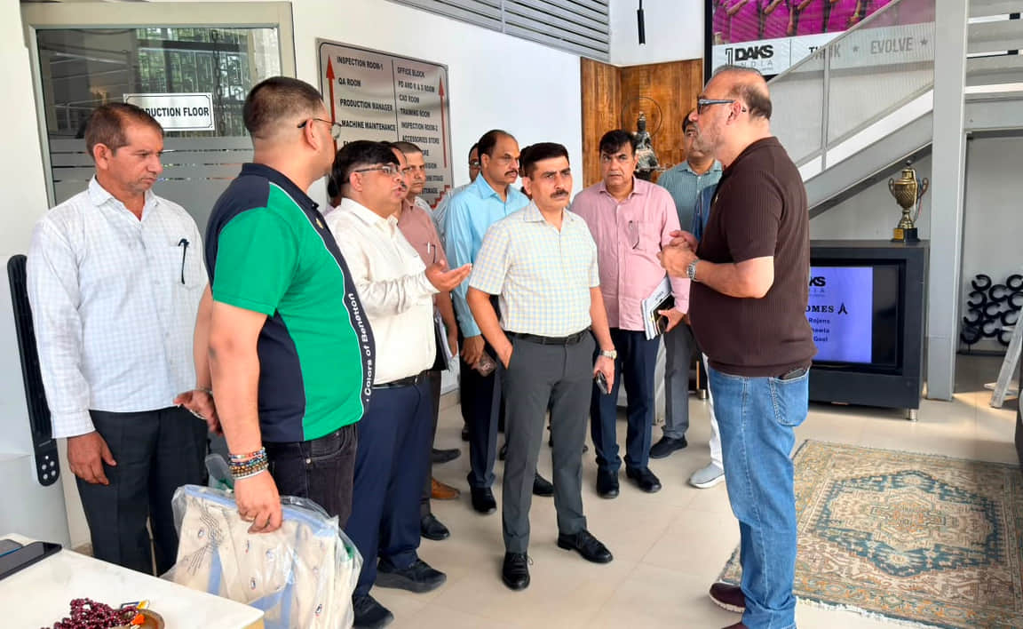 Entrepreneurs apprised the UPSIDA CEO of their problems.