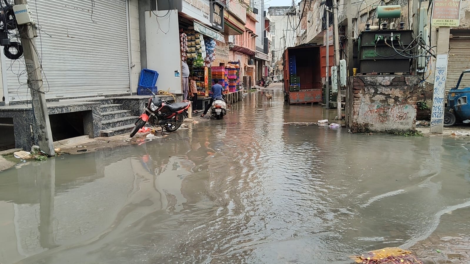  हरजीकान चौक पर जलभराव