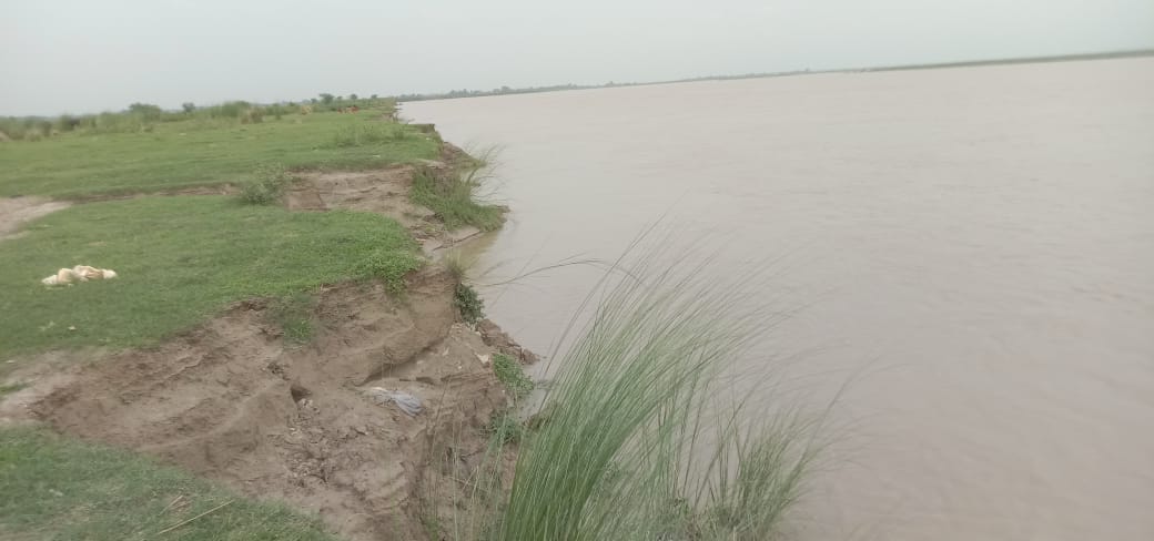 जगदीशपुर के पास कटान करती सरयू नदी। संवाद