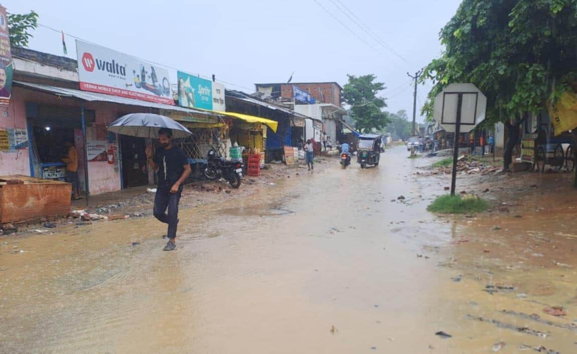 Rapti 30 cm above the danger mark.