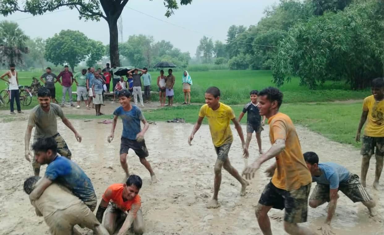 Crowds of devotees thronged temples on Nag Panchami, while wrestling and kabaddi matches drew enthusiastic participation in villages.