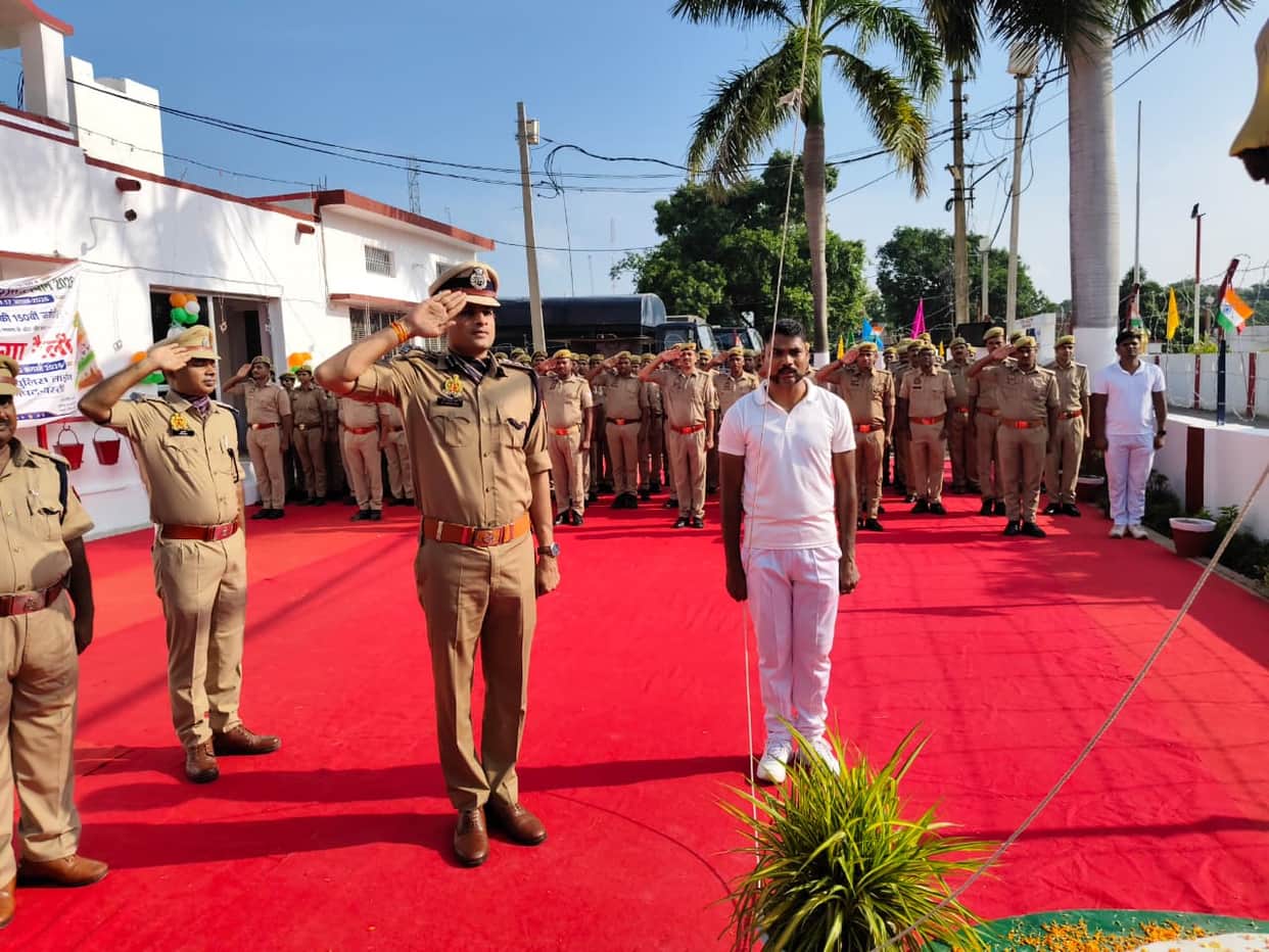 Independence Day celebrated with great pomp, patriotic songs echoed