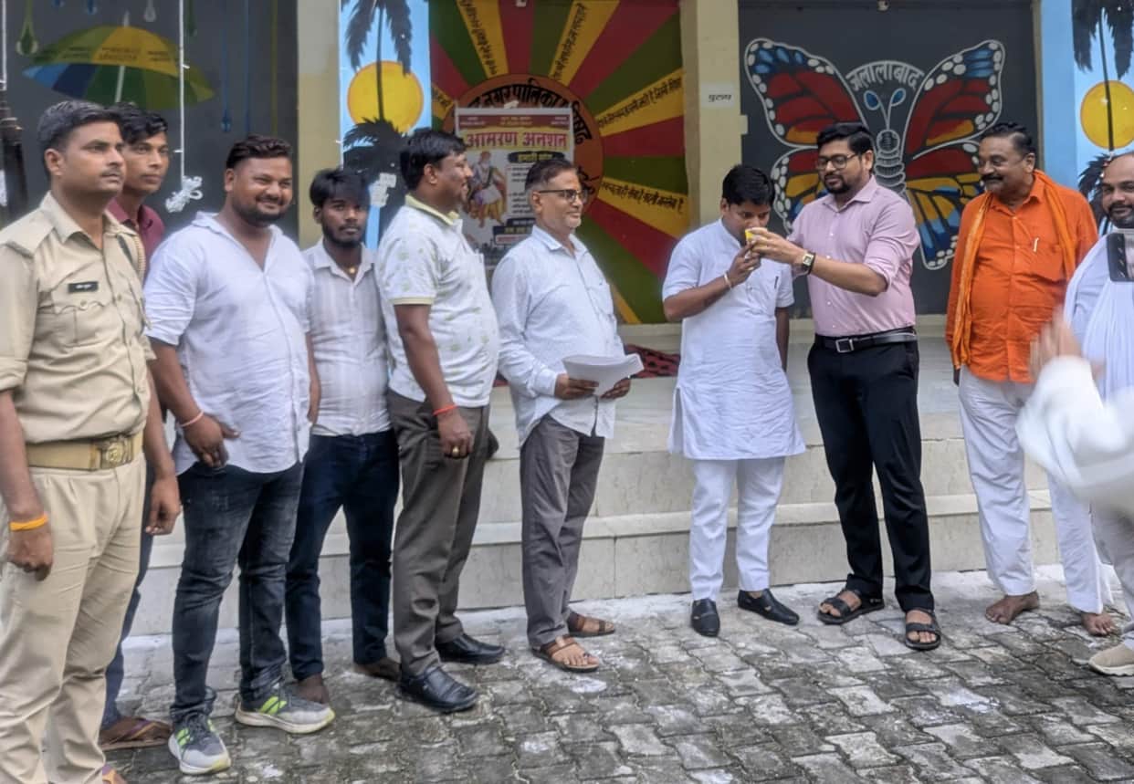 Hunger strike launched to install Bhamashah's statue; SDM gets it called off.
