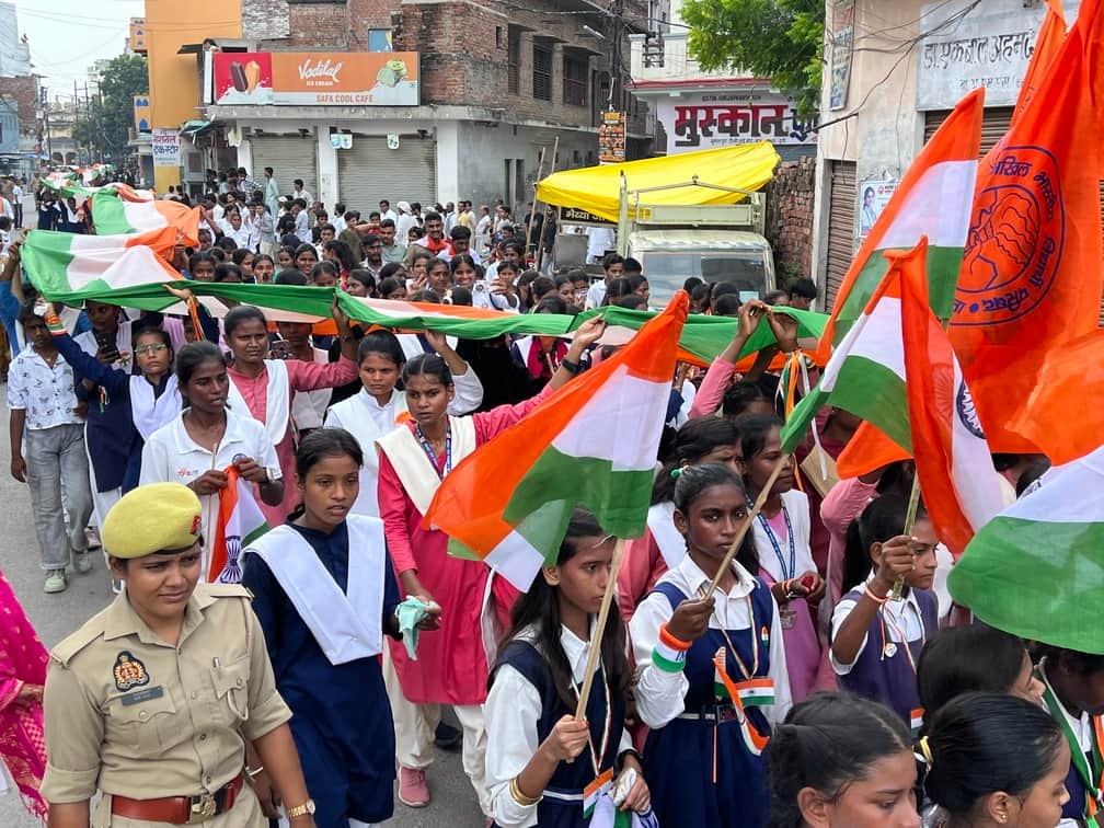 Grand procession taken out with a 501-meter-long Tricolour; tribute paid to freedom fighters.