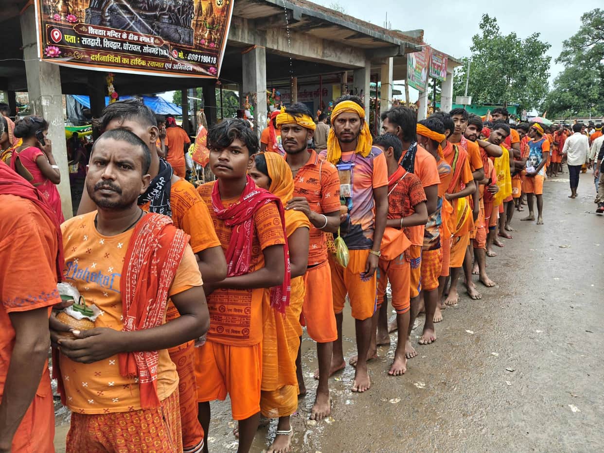 Crowds of devotees at Shiva temples