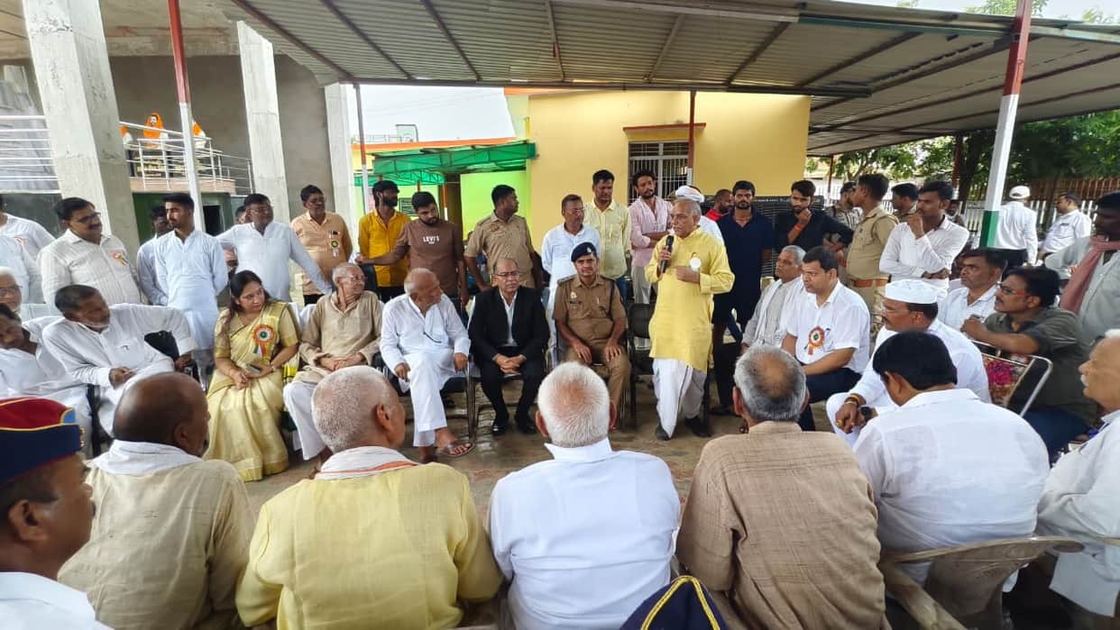 ADM did not arrive as per protocol; sit-in protest held.