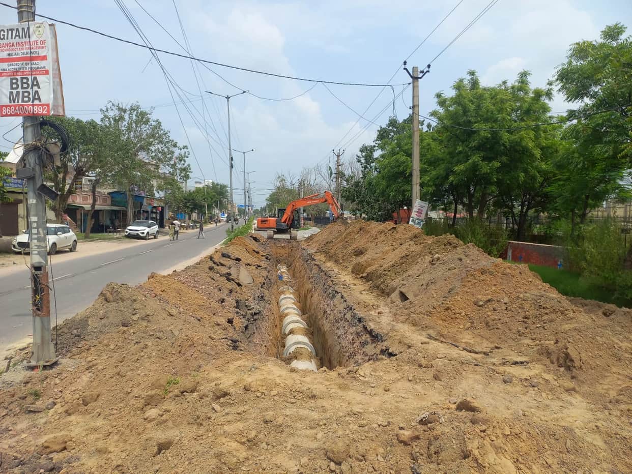 Jhajjar-Bahadurgarh road disintegrates within a year; questions raised over coordination.