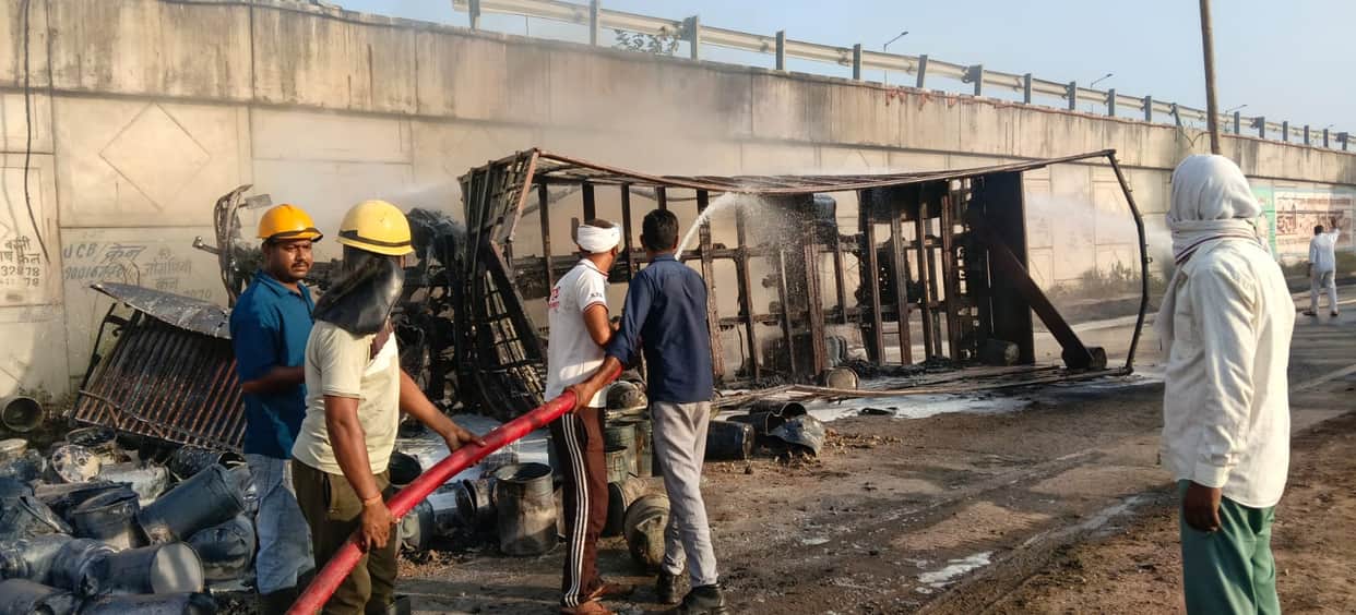 Truck-Pickup Crash at Bagawas Pulia, Both Vehicles Fall Below Bridge; Truck Catches Fire