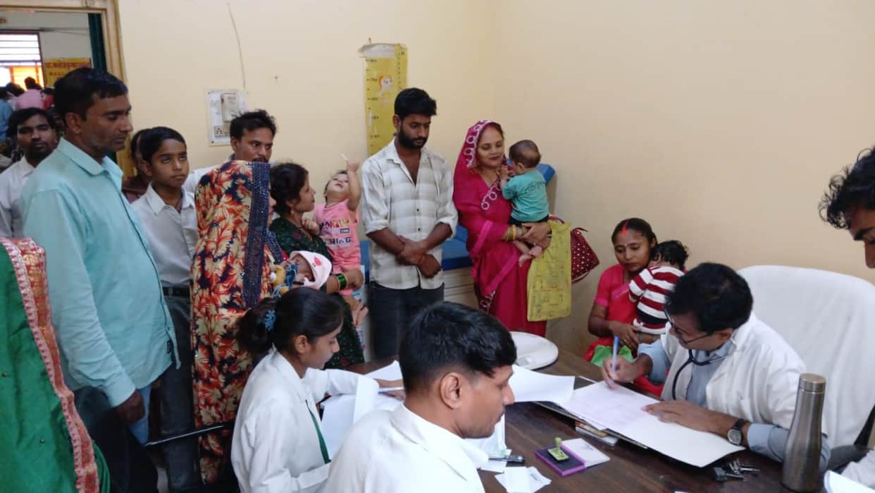 Crowd of patients surges at district hospital; 1,493 receive treatment
