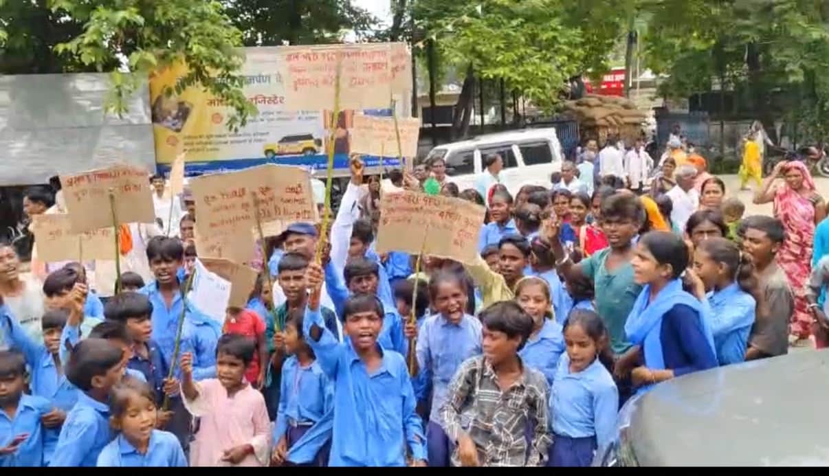 gen alpha protest over mdm irregularities in gaya chahara pahara school headmistress accused today bihar news