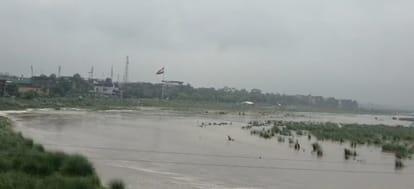 फल्गु नदी का जलस्तर बढ़ा।