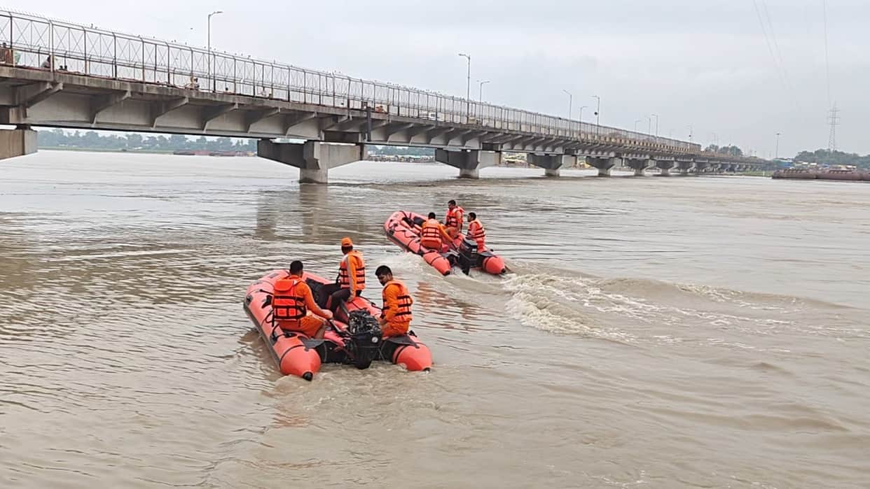 Four devotees, including three members of the same family, drowned in the Ganga.