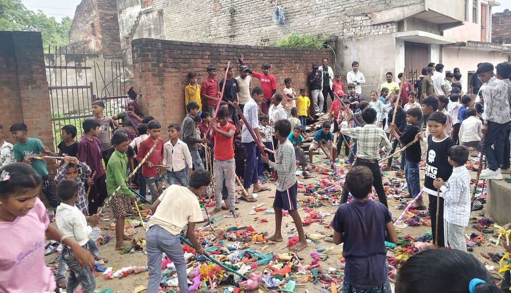 Folk songs resonate on Nag Panchami; tradition comes alive by the pond.