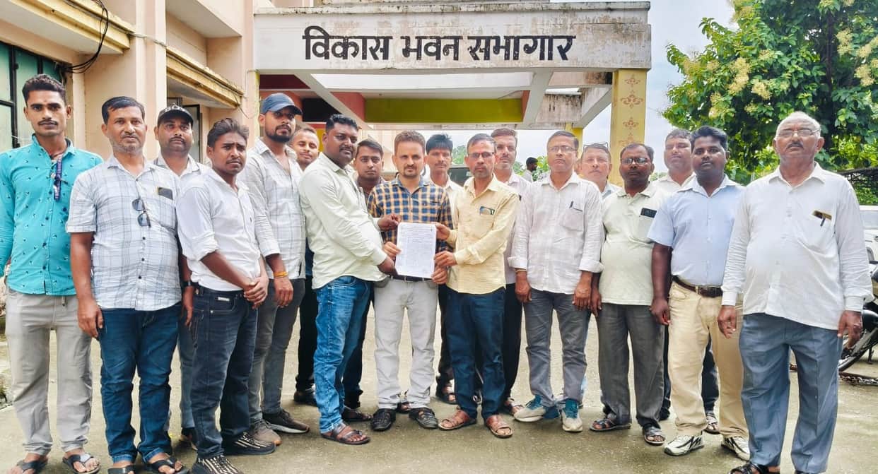 Pashumitras issue ultimatum to the government regarding regular honorarium