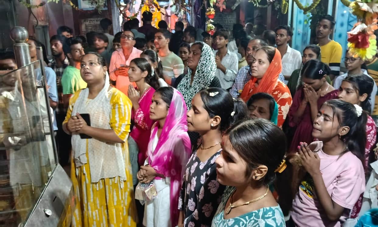 Sankat Mochan Temple resounded with chants of 'Jai Shri Ram'