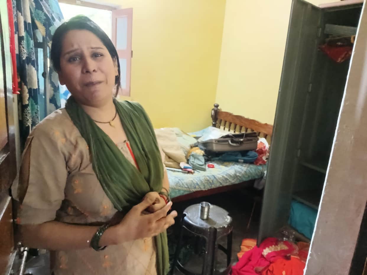 Thefts occurred in three houses in a single night in Bigahi village