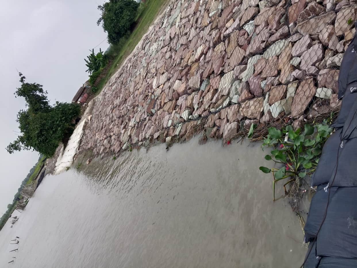 7.40 lakh cusecs of water released in 48 hours; flood threat to riverside villages.