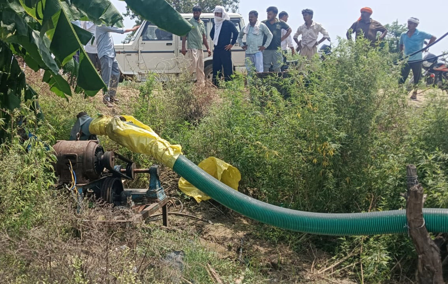कलायत की सिरसा ब्रांच नहर से पानी चोरी के लिए लगाया गया सुंडका। संवाद