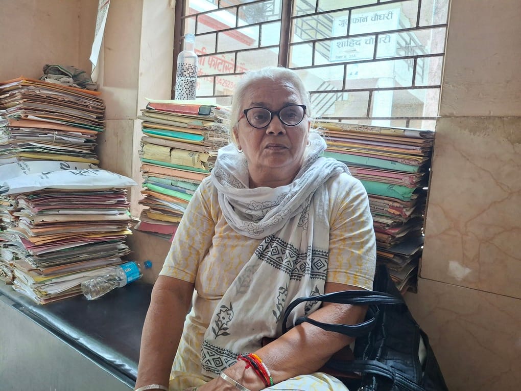 कैराना अदालत समाचार-मृतक भूपेंद्र की मां और मुकदमे की वादी सुरेश देवी-संवाद