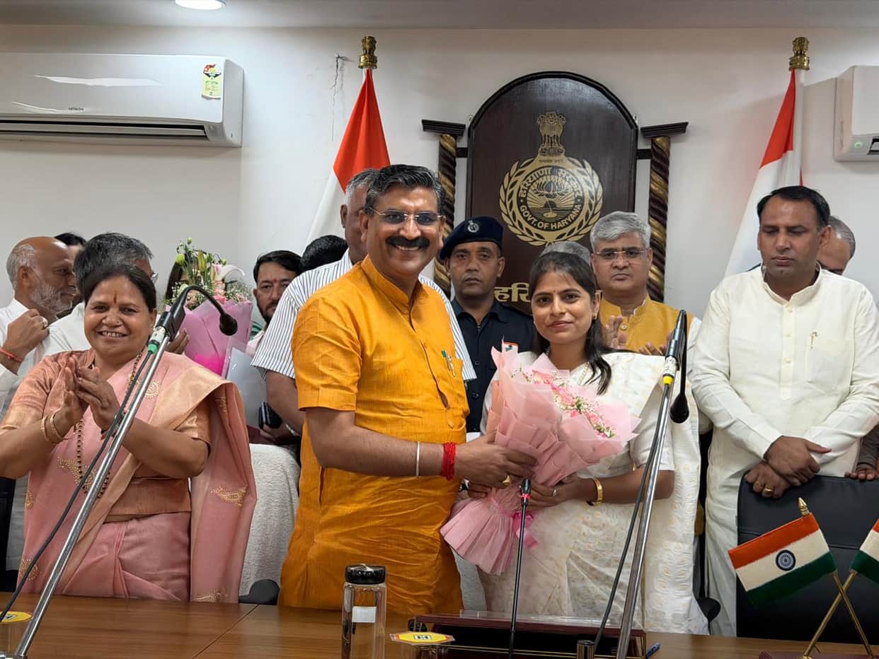 Renu Dabla took the oath as Vice Chairperson.