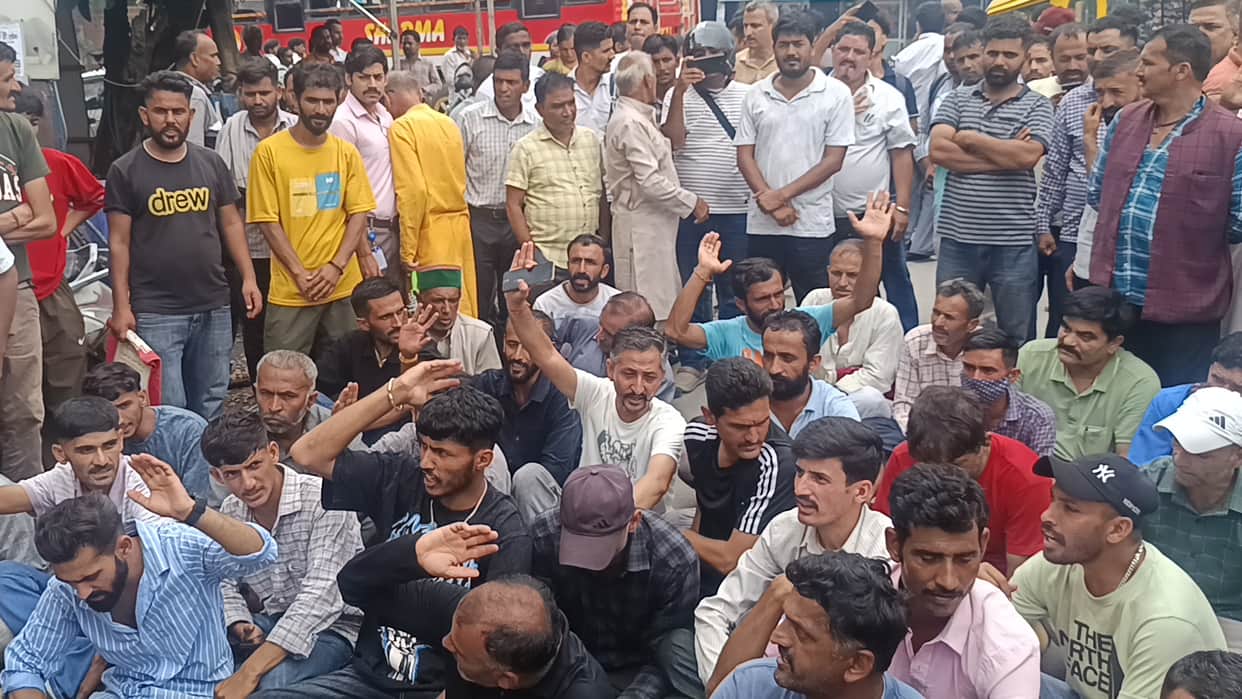 Outrage erupts in Paonta following a murder; road blocked for an hour.