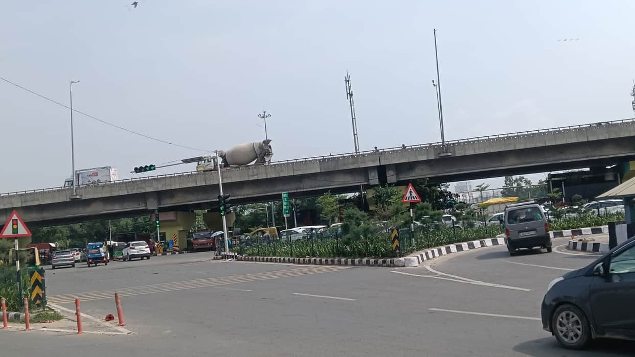 Traffic jams at Rajiv Chowk to end; two flyovers to be built.