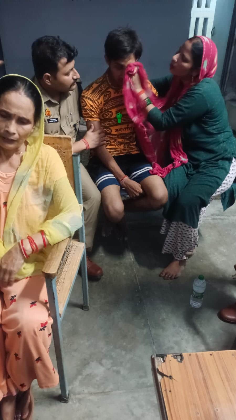 Kanwariya on foot dies after being hit by a tractor-trolley.