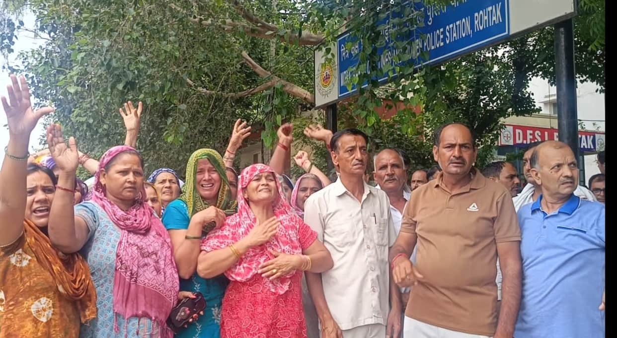 Her mother said, "My daughter came here as a bride three years ago; now, we are taking her mortal remains back to her maternal home."