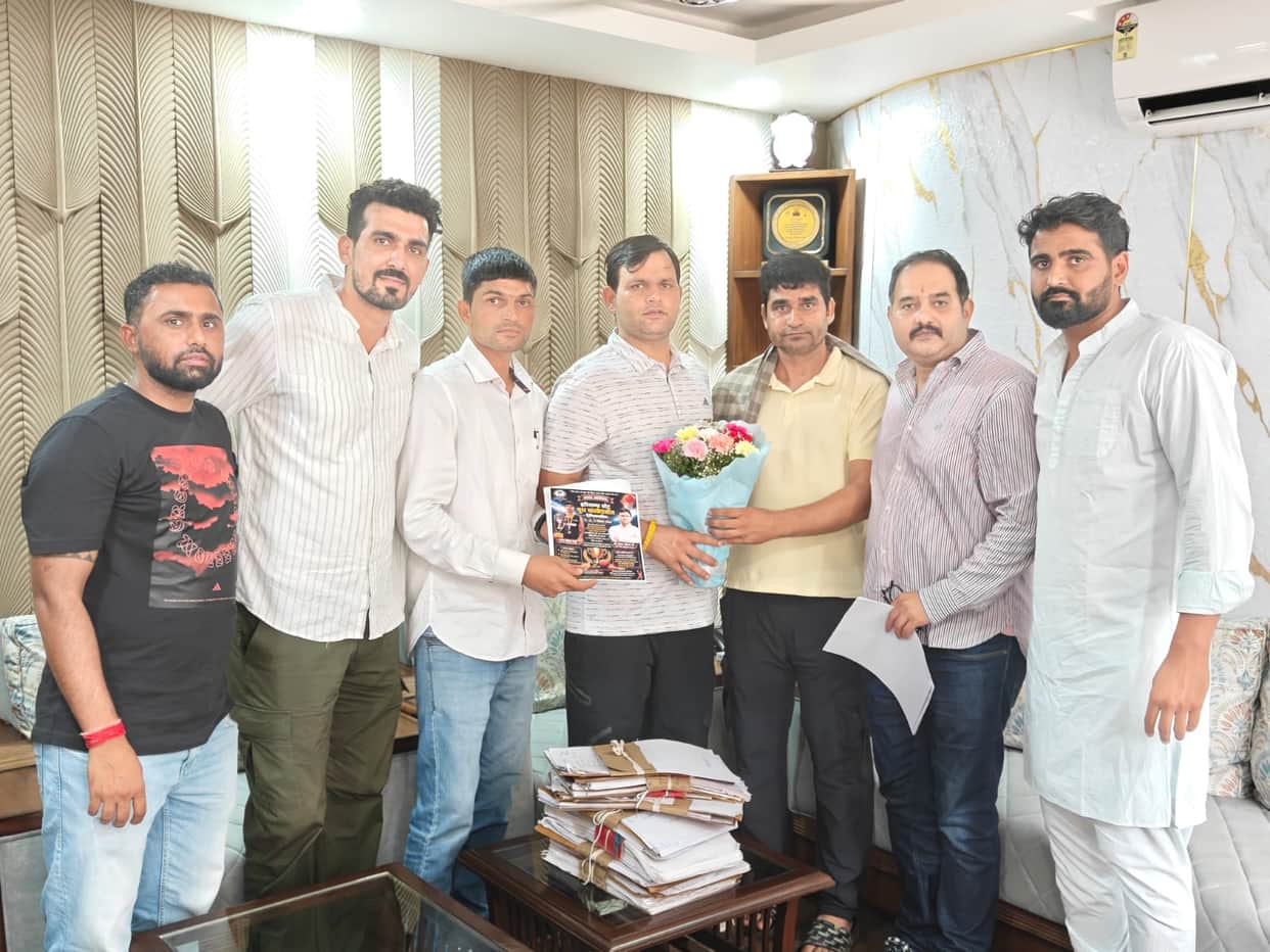Demand raised to start construction of indoor stadium; Hardik's father meets Minister Gaurav Gautam.