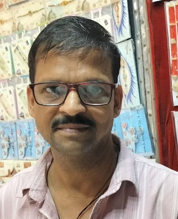 अरविंद गुप्ता, दुकानदार