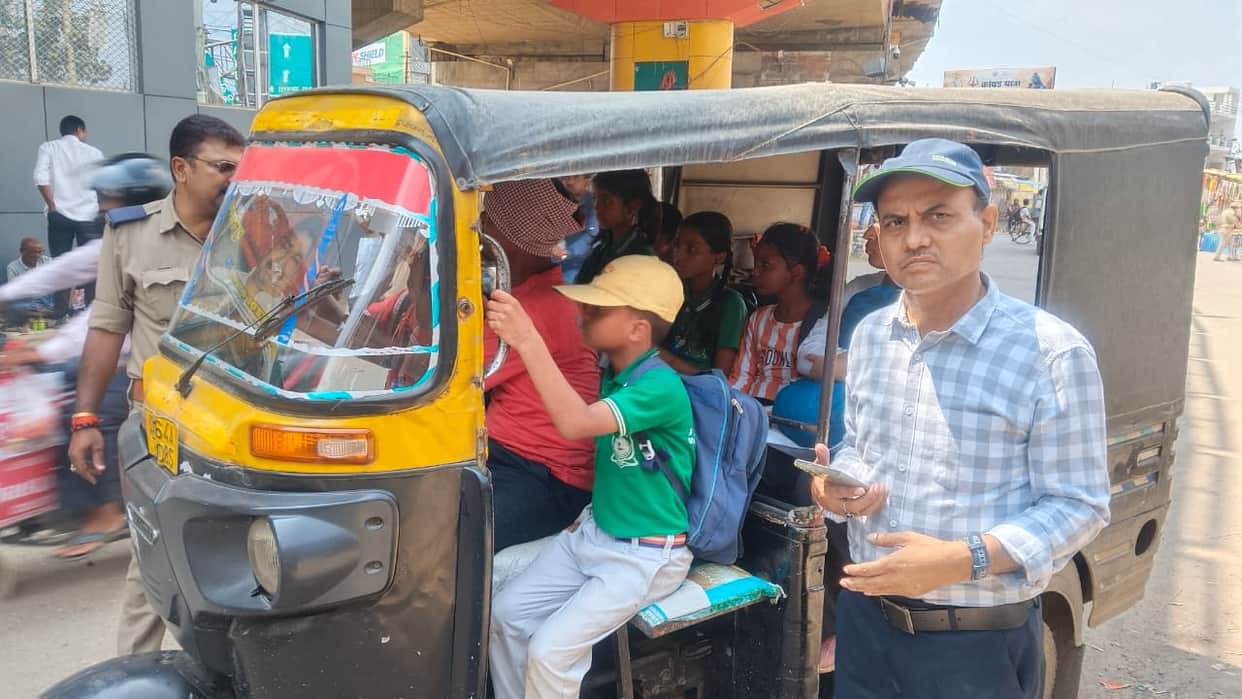 Two school buses impounded, five vehicles fined