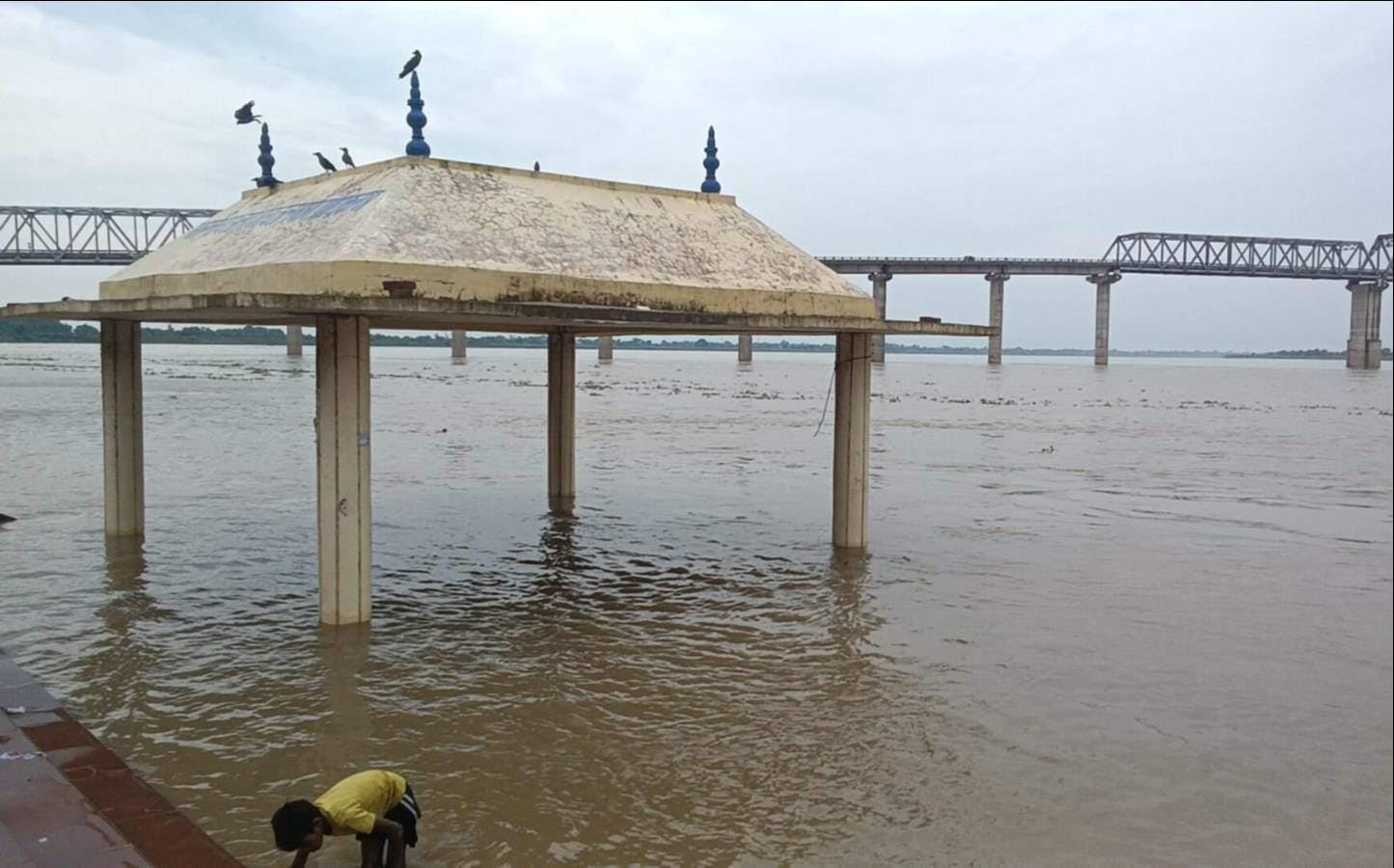 बलुआ में बढ़ता गंगा का जलस्तर। संवाद