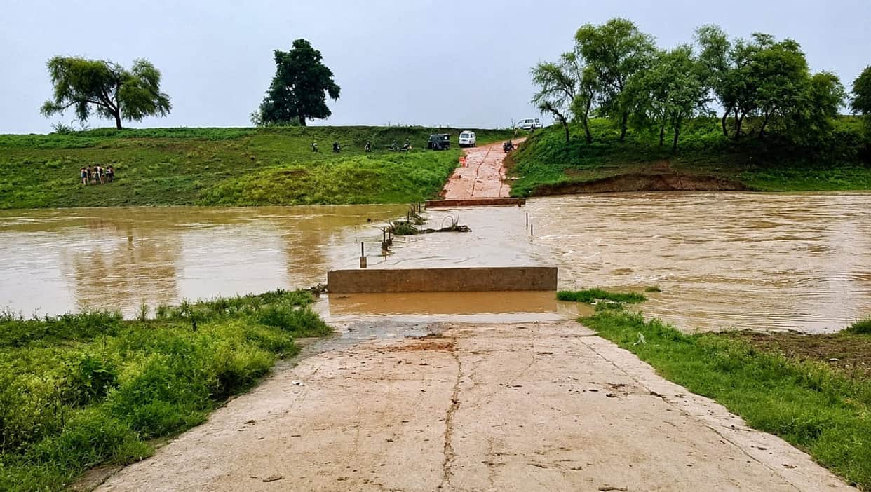 The water level of the Ken River rose by three meters in 48 hours.