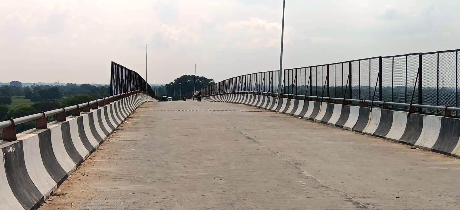 जमानिया धरम्मरपुर सेतु पर सुरक्षा जाली लगाने का कार्य शुरू। संवाद