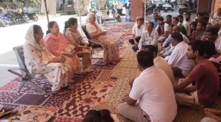 nari shakti union supported safai workers protest