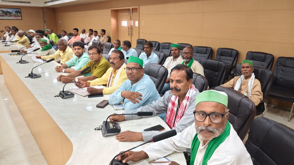 Questions raised regarding fertilizer availability on Farmers' Day.